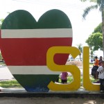 Kid on the I heart SU sculpture on independence day, Nov 25.